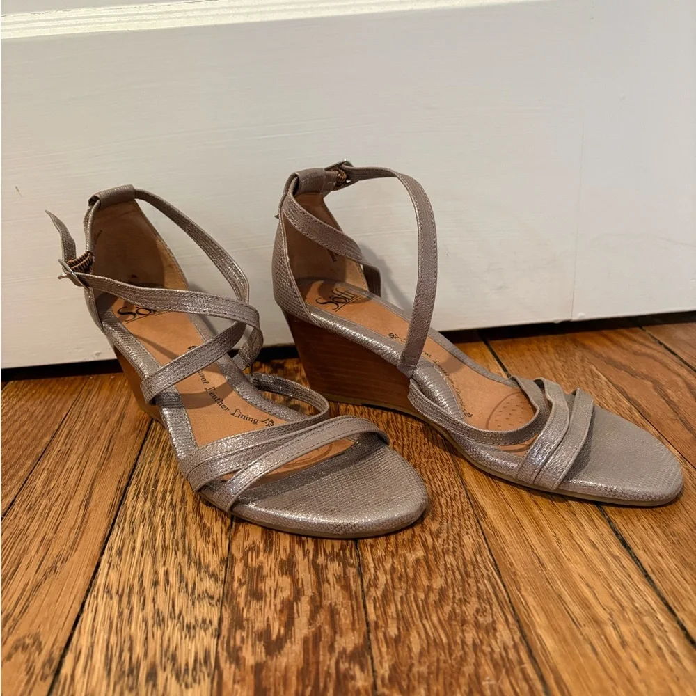 Sofft Silver Textured Leather Wedge Sandals